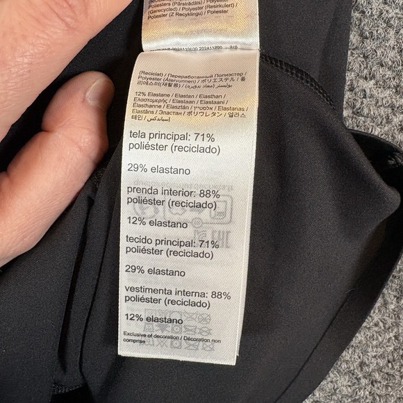 On Cloud Run Studio Dress Size M Black NWT - Picture 10 of 16